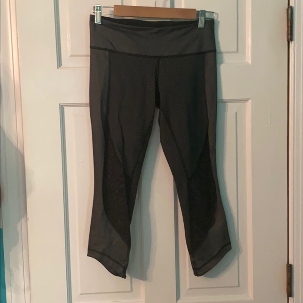 Very unique wunder under leggings -crop length